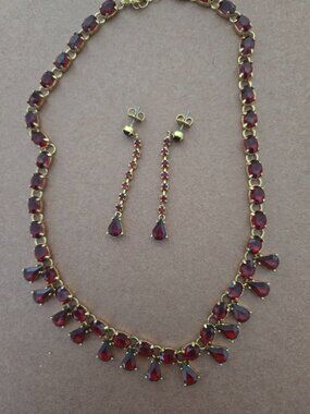 Vintage AVON  Red Ruby Glass Necklace & Earring Set